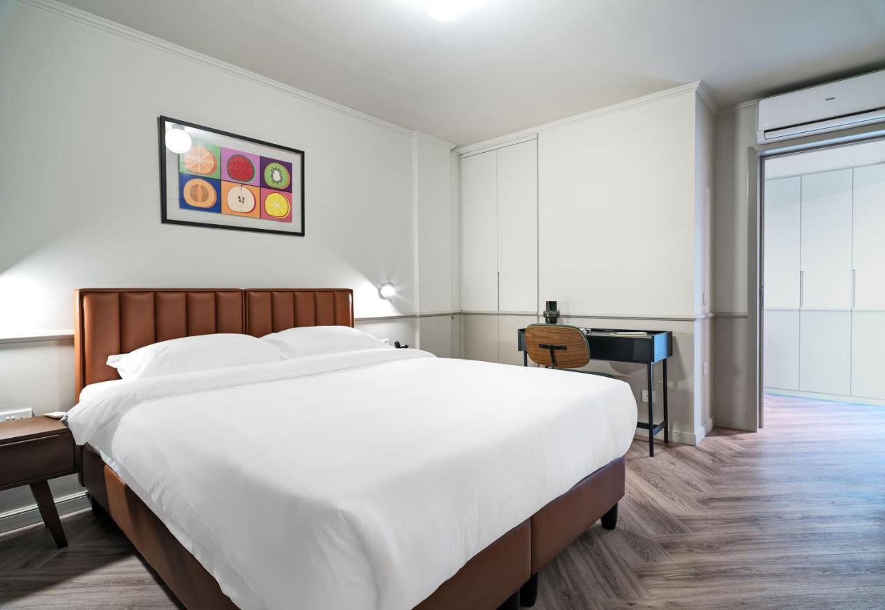 Liv The City Suites Adults Only Larnaca Bagian luar foto