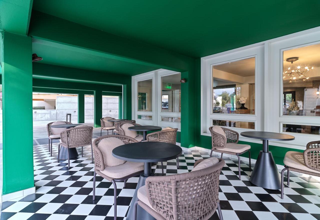 Liv The City Suites Adults Only Larnaca Bagian luar foto