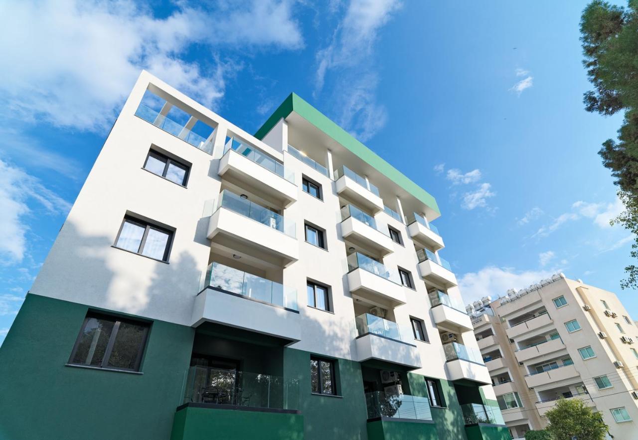 Liv The City Suites Adults Only Larnaca Bagian luar foto