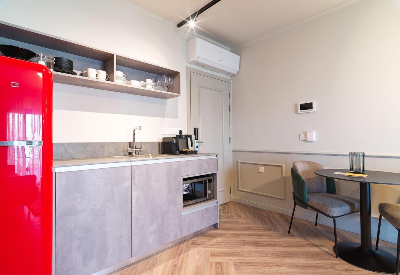 Liv The City Suites Adults Only Larnaca Bagian luar foto