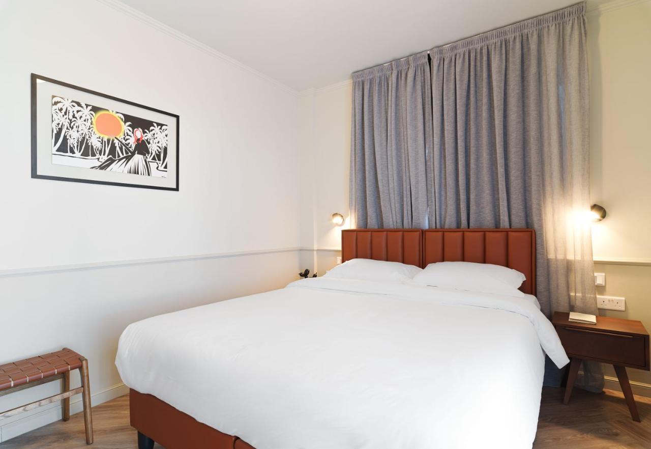 Liv The City Suites Adults Only Larnaca Bagian luar foto