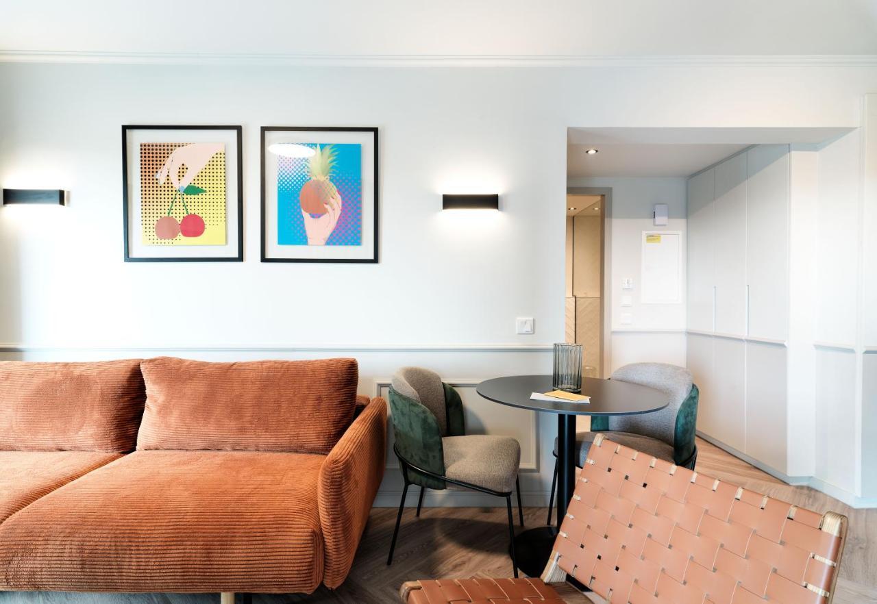 Liv The City Suites Adults Only Larnaca Bagian luar foto