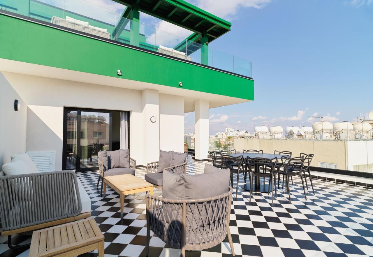 Liv The City Suites Adults Only Larnaca Bagian luar foto