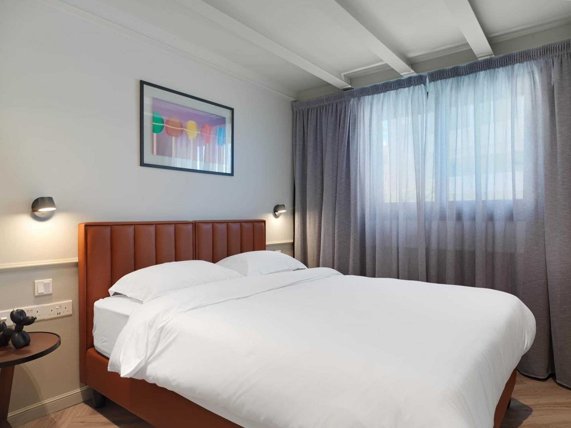 Liv The City Suites Adults Only Larnaca Bagian luar foto