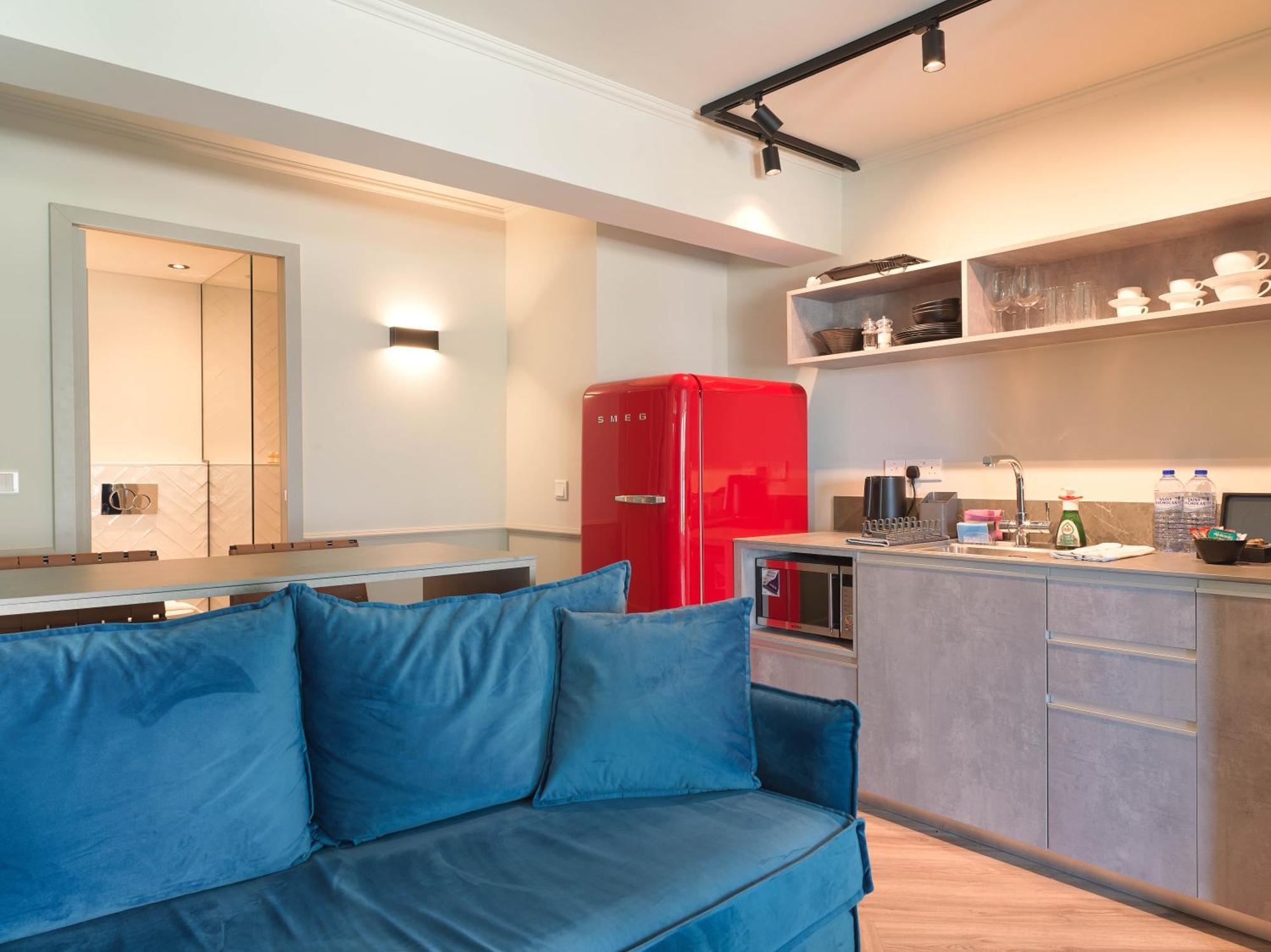 Liv The City Suites Adults Only Larnaca Bagian luar foto