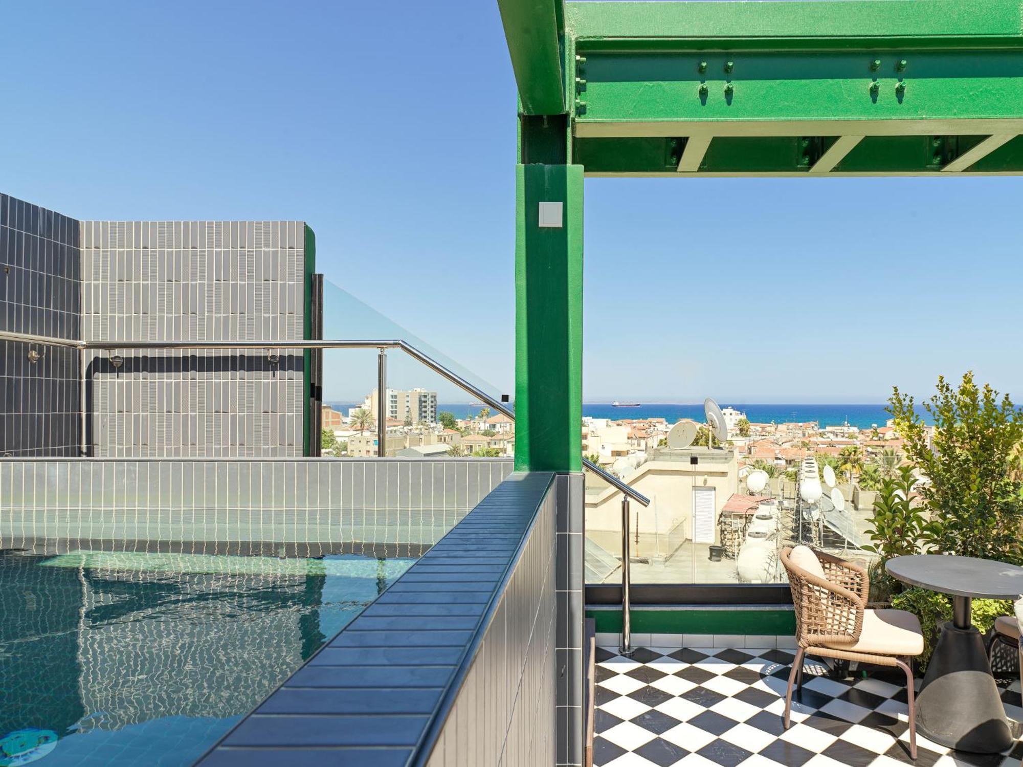 Liv The City Suites Adults Only Larnaca Bagian luar foto